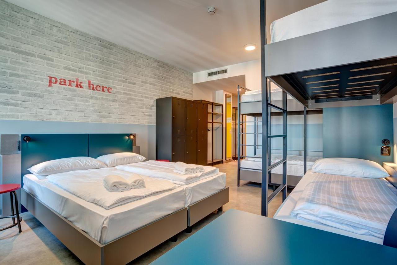 Bed in 6-Bed Mixed Dormitory Room